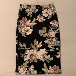 Lightweight Floral Pencil Skirt